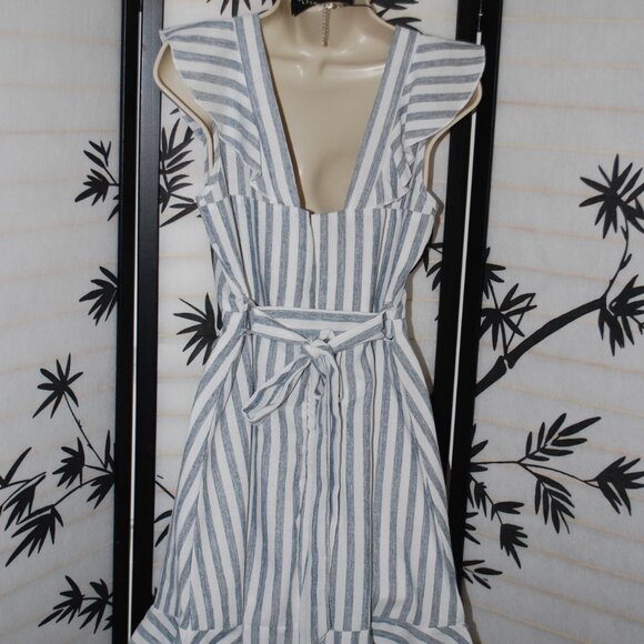🌞👗Cute and Comfy SHE + SKY Blue and White Stripe Chambray Dress🌞👗 - Picture 11 of 14
